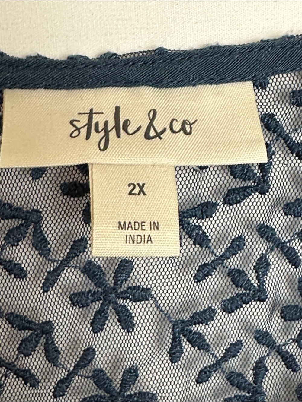 Style & Co. blue long sleeve V-neck tunic blouse with lace embroidery, size 2X - Picture 5 of 8